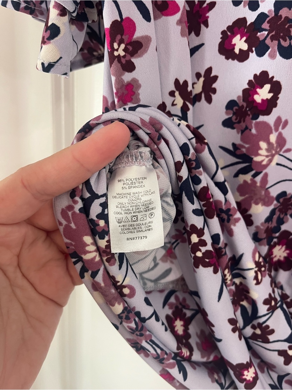 Ann Taylor Work Top Lilac Floral Short Flutter Sleeve Blouse Career Womens Small - Picture 7 of 7